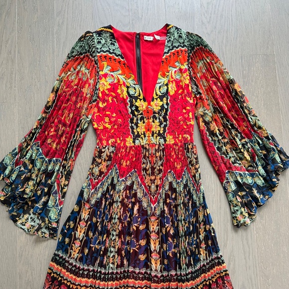 Alice + Olivia Bennet Pleated Maxi Dress Love Note Red Smocked Waist - Size 2 - Picture 5 of 10